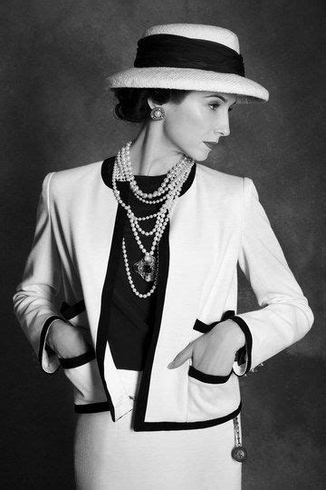 bozzetti di chanel cerimonia|Coco Chanel: Gli Abiti Iconici che Hanno Rivoluzionato la Moda.